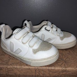 Used kids Veja sneakers